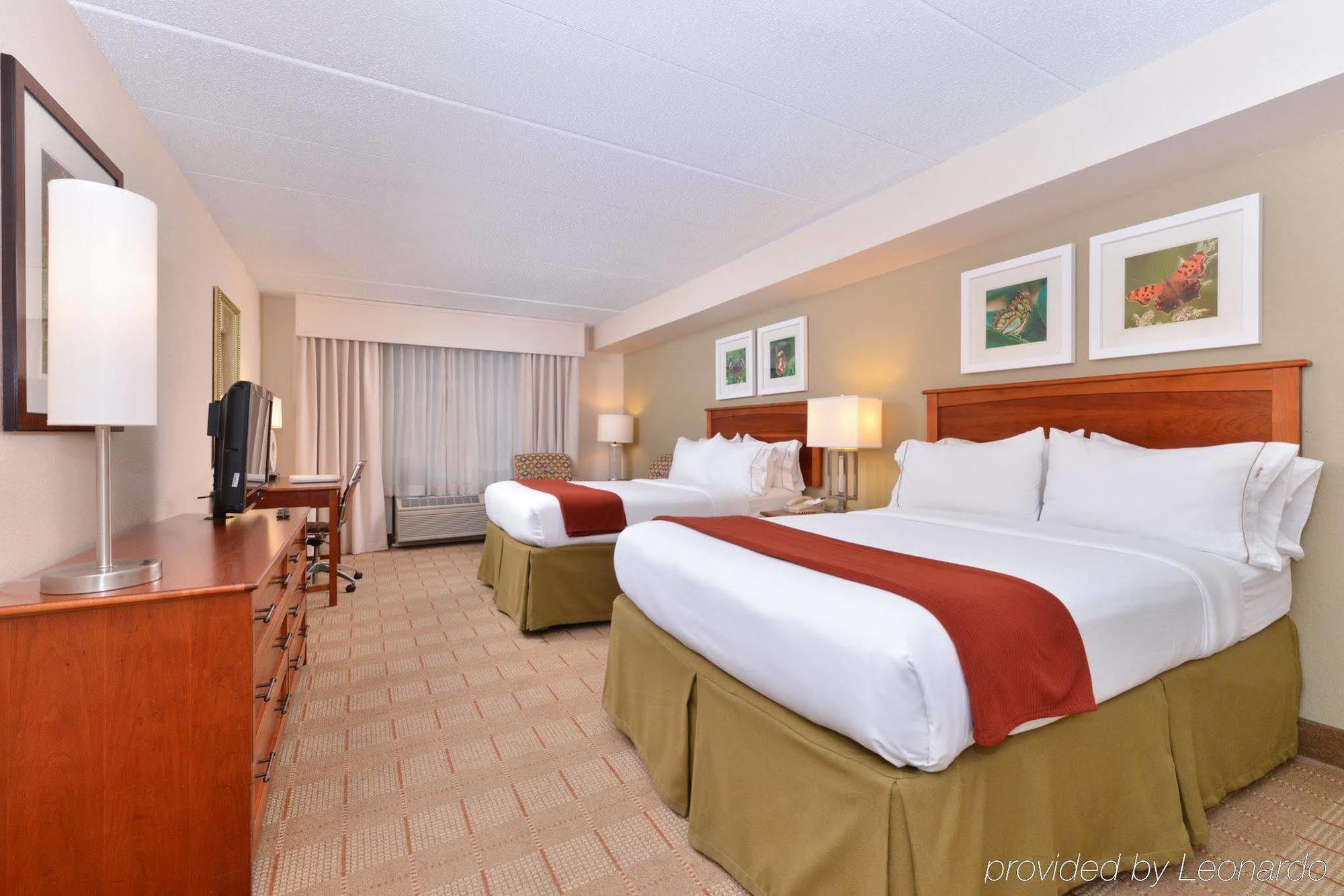 Hotel Express & Dtn-conv Ctr By Ihg