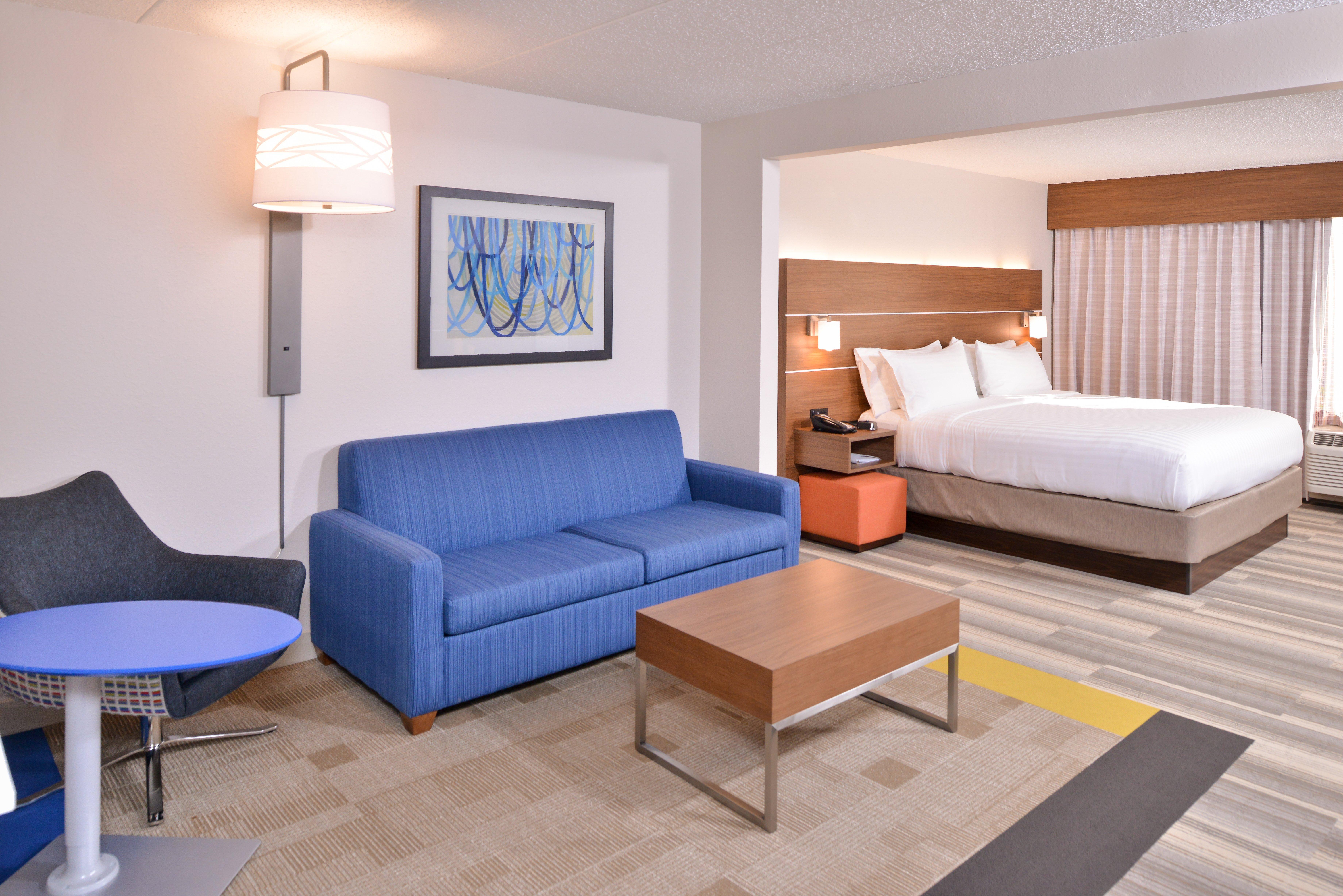 Holiday Express & Dtn-conv Ctr By Ihg 2*