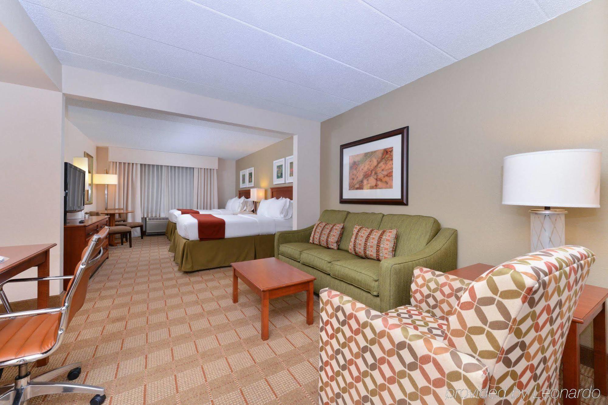 Holiday Express & Dtn-conv Ctr By Ihg Hotel