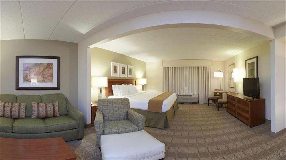 Holiday Express & Dtn-conv Ctr By Ihg 2* Indianapolis